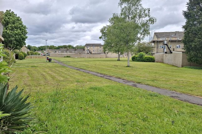 17, Churchill Way, Corsham photo 2