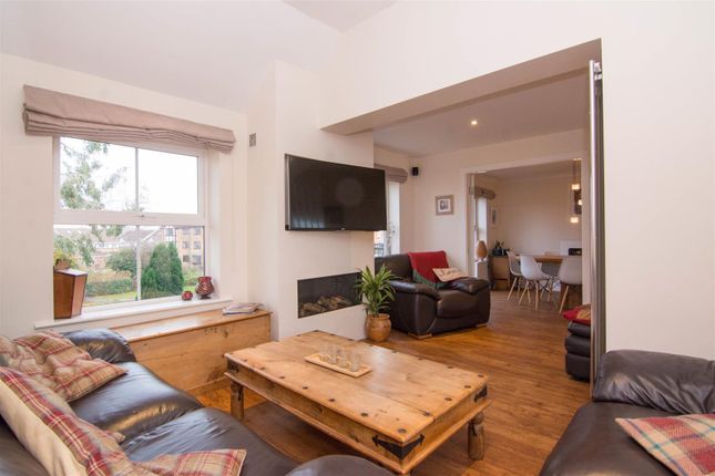 5, Keelham Drive, West Yorkshire photo 4