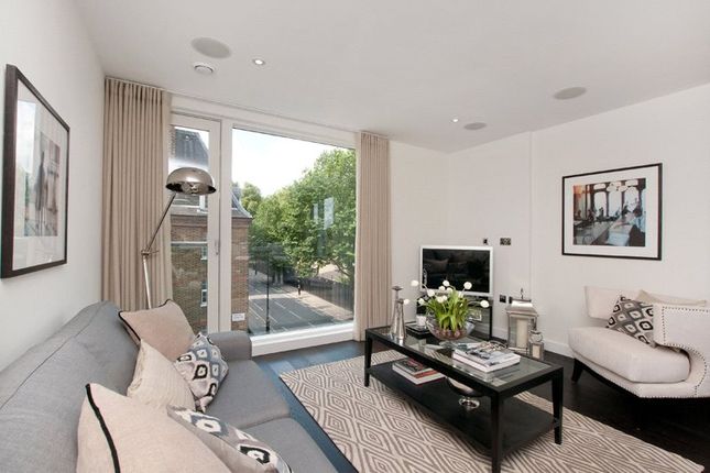 Thumbnail Flat to rent in Moore House, Grosvenor Waterside, 2 Gatliff Road, London