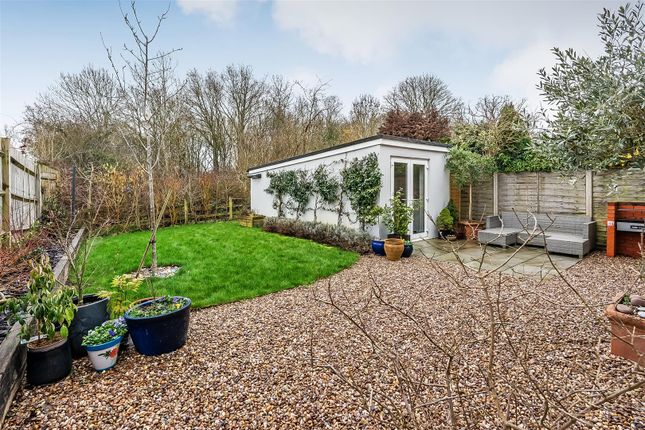 44, Mole Road, Fetcham photo 4