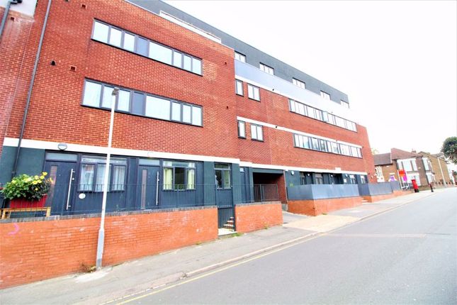 Flat for sale in Napier Road, Luton