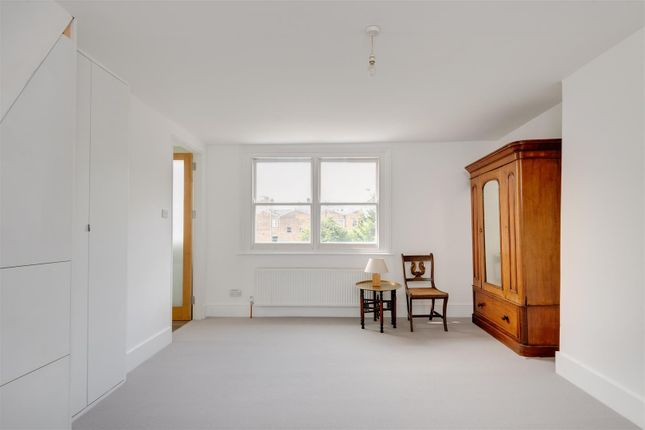 Flat for sale in Parliament Hill, London