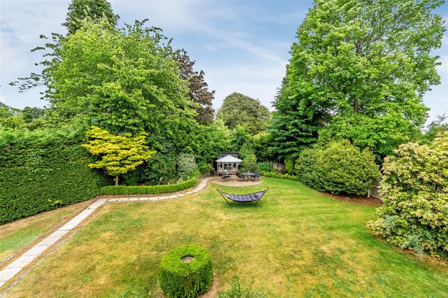 2, Wynnstow Park, Oxted photo 3