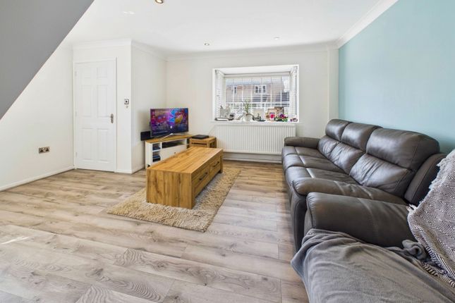 1, Grasmere Close, Bordon photo 3