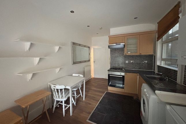 88 High Road, London photo 2