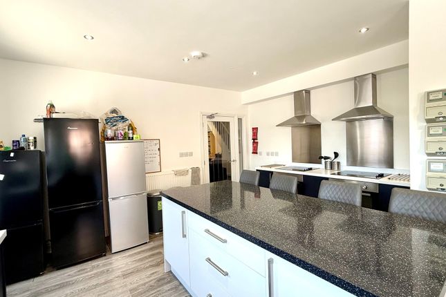 13, Warrington photo 3