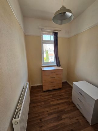 Terraced house to rent in Fishponds Road, Tooting