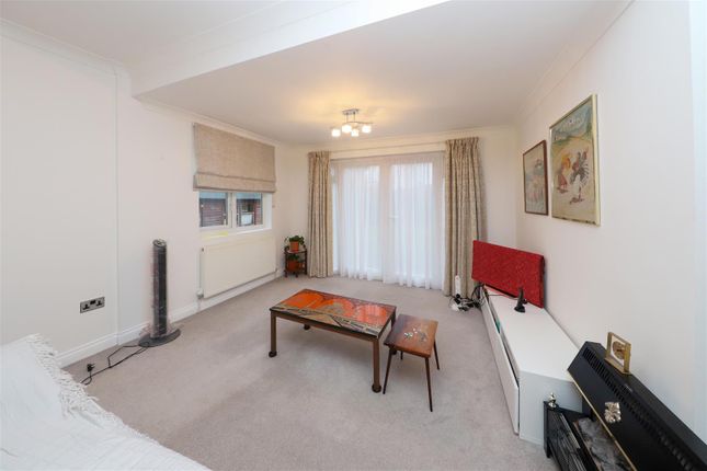 80, North View, Pinner photo 4