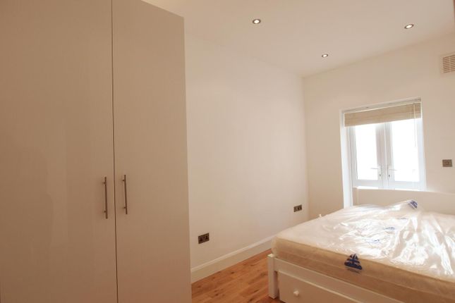 384A, Hornsey Road, London photo 4