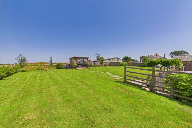 5 Hill Barn, Crediton photo 4