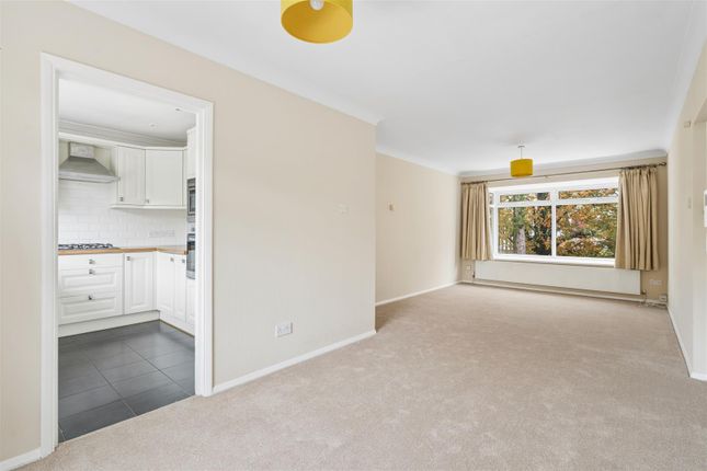 Nightingale Court, Rickmansworth photo 4