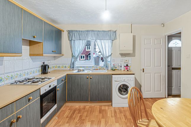 7, Heritage Drive, Chesterfield photo 3