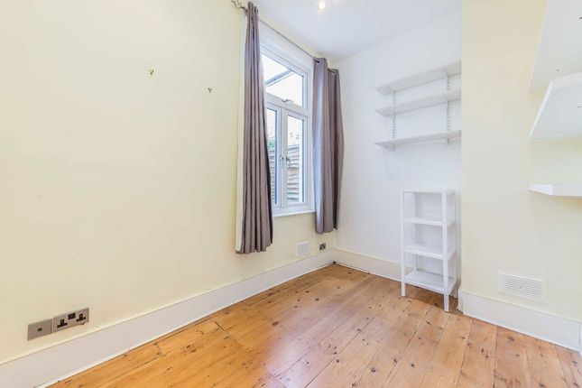 Ground Floor Flat, 51, Harbut Road, London photo 4