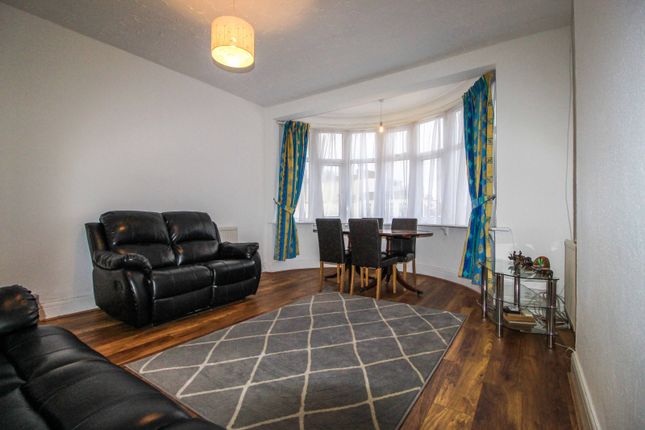 Flat 300A, Kenton Road, Kenton photo 3