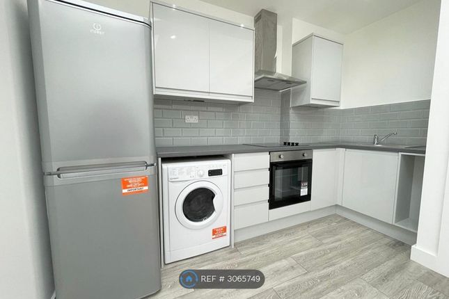 B, Chingford Road Walthamstow, London photo 2