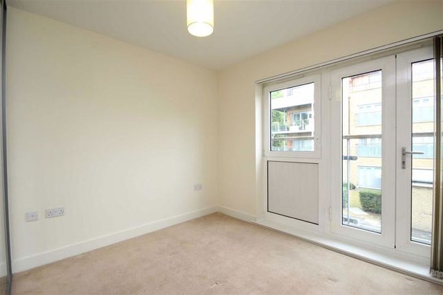 8 Garside Court, 10, Southcott Road, Teddington photo 4