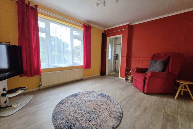 32, Netherley Drive, Huddersfield photo 4