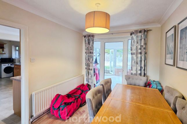 364, Goodison Boulevard, Doncaster photo 3