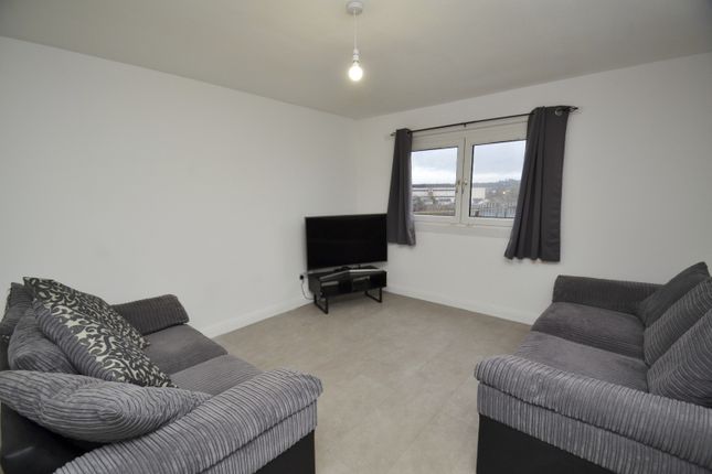 45 Glenmuir Drive, Priesthill, Glasgow photo 3