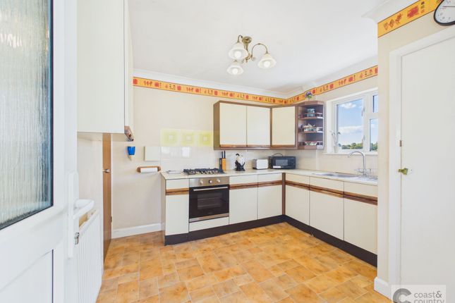 2 Barn Park Close, Newton Abbot photo 4