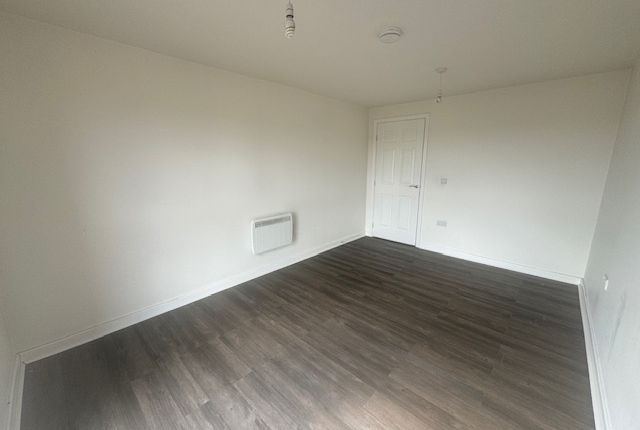 18, NORTHAMPTON photo 4