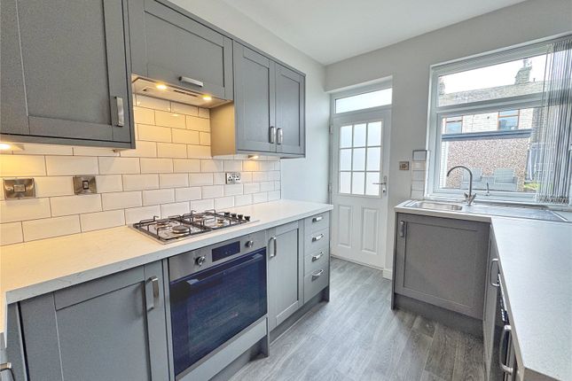 15, Heathfield Avenue, Rossendale photo 2