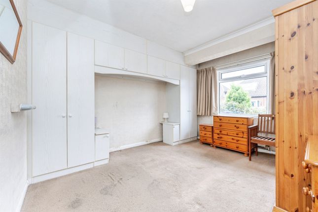 4, Heather Rise, Bushey photo 4