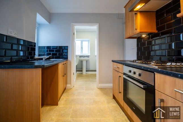 22, Thomas Street, Caerphilly photo 2