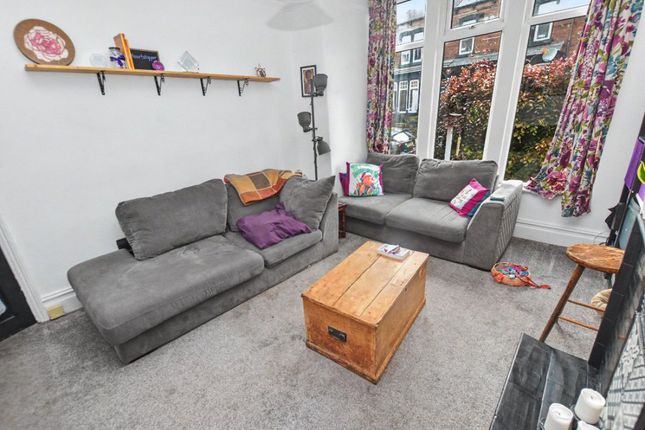 22, Aberdeen Grove, West Yorkshire photo 4