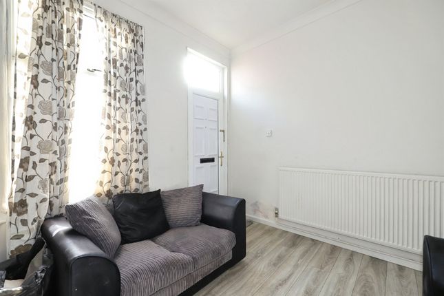 5, Radford Avenue, Kidderminster photo 4