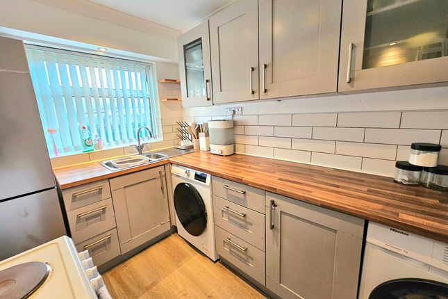 898 Aldridge Road, Great Barr, Birmingham photo 3