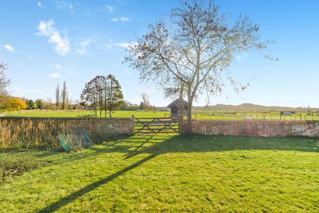 Bishops Court Farm, Wallingford photo 3