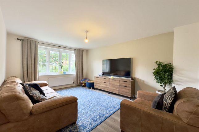 9 Brocklehurst Crescent, Stockport photo 2