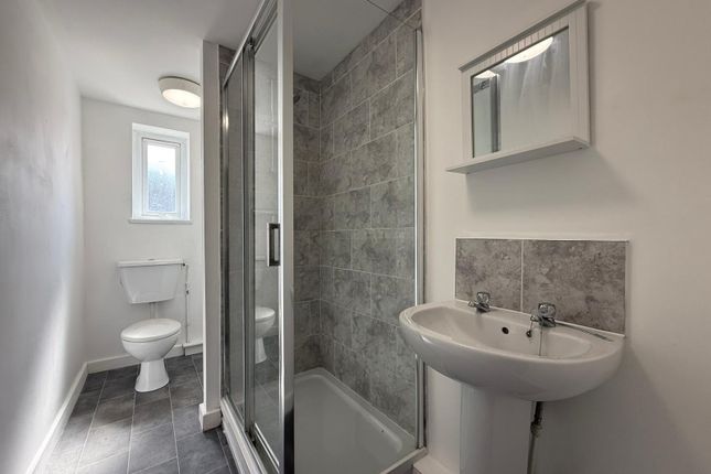 21, Churchill Avenue Maltby, Rotherham photo 3