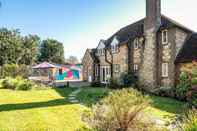 Wingfield Cottage Tudor Close, Pulborough photo 4