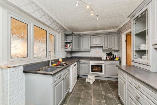 19, Sundale Drive, Cheshire photo 2