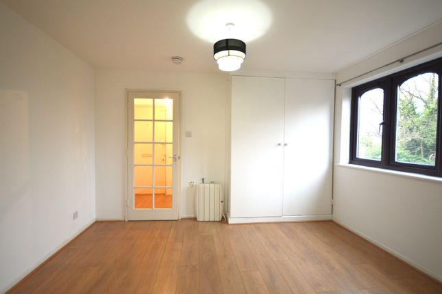 113, Pempath Place, Wembley photo 2