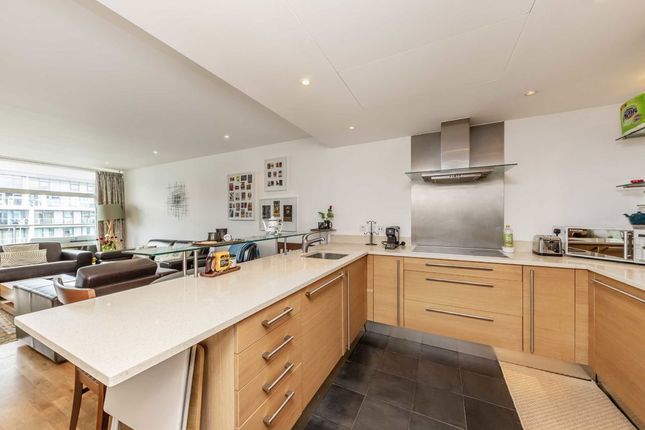 Flat 123, Howard Building, 368, Queenstown Road, London photo 3