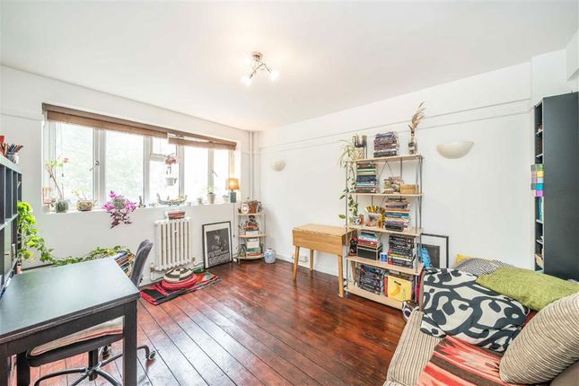 Flat 19, Sandhurst Court, Acre Lane, London photo 2