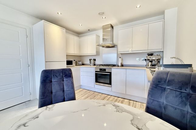 24, Edmunds Vale, Durham photo 3