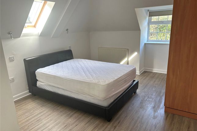 8, Linkfield Place, Redhill photo 4