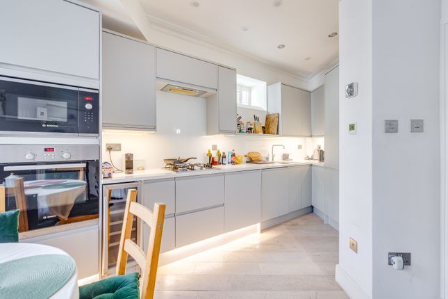 Flat for sale in Rostrevor Road, Parsons Green