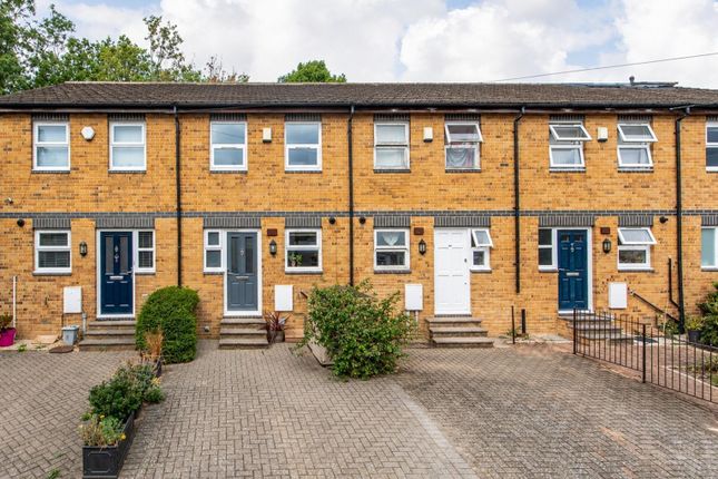 2 Daniel Cottages, 65, Stanstead Road, London photo 3