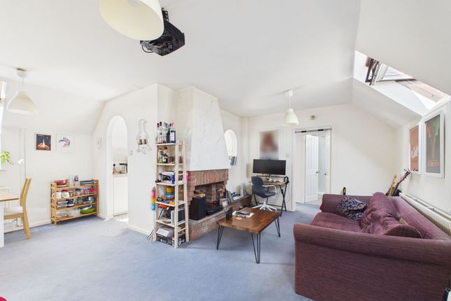 23 Grange Drive, Cheltenham photo 2
