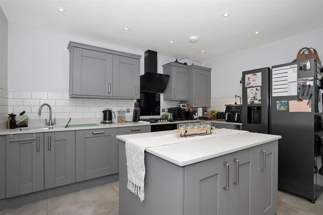 6, Aldens Close, Bristol photo 2