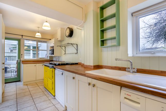 15, Estcote Road, Gloucestershire photo 3
