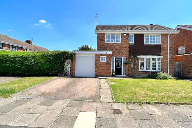Thumbnail Detached house for sale in Beacon Avenue, Dunstable