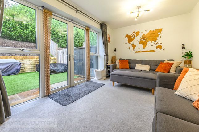 10, Hillcrest View, Huddersfield photo 3