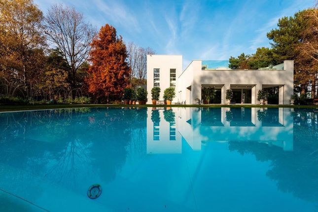 Thumbnail Villa for sale in Lombardia, Como, Appiano Gentile