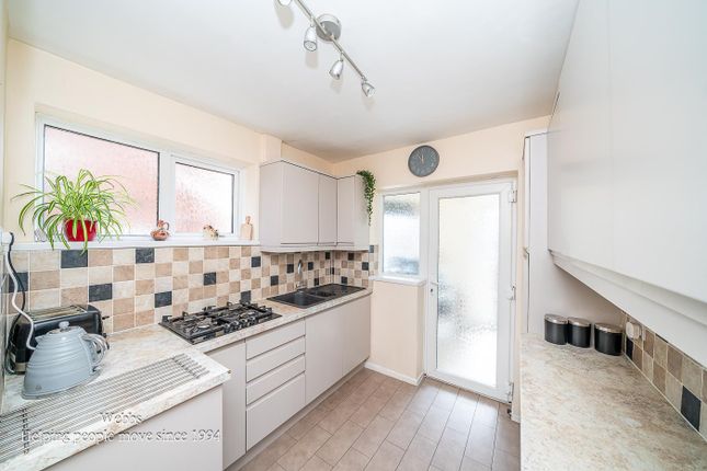 81, Cherry Tree Avenue, Walsall photo 4